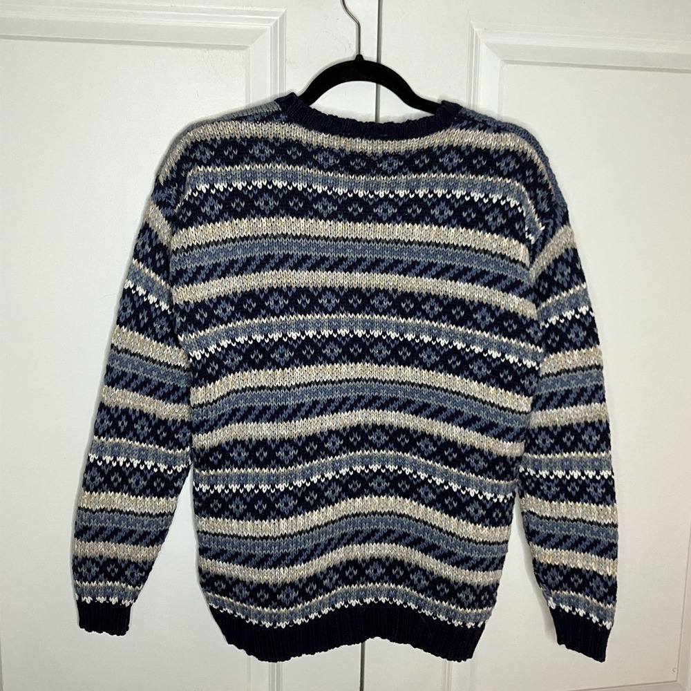Vintage Cabelas Womns Hand Knit Wolf Wilderness Cardigan Sweater Blue Fair Isle - Picture 6 of 8